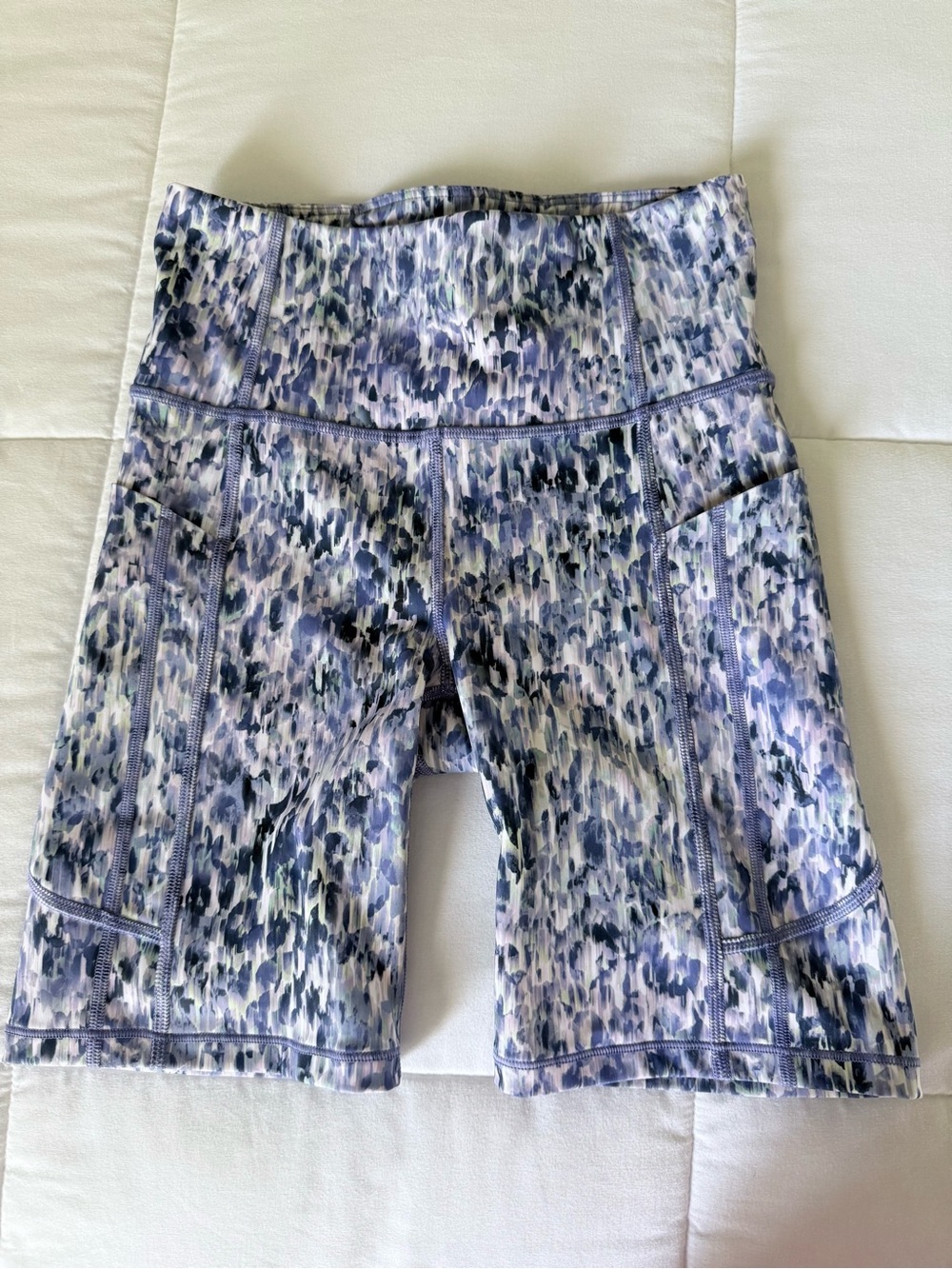Athleta Ultimate Stash shorts XS